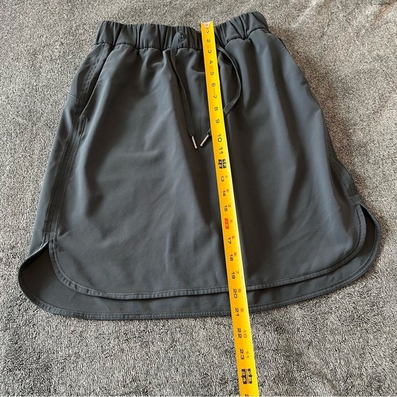 Lululemon On The Fly Skirt *21"
Sea Steel Size 6 - Picture 11 of 12